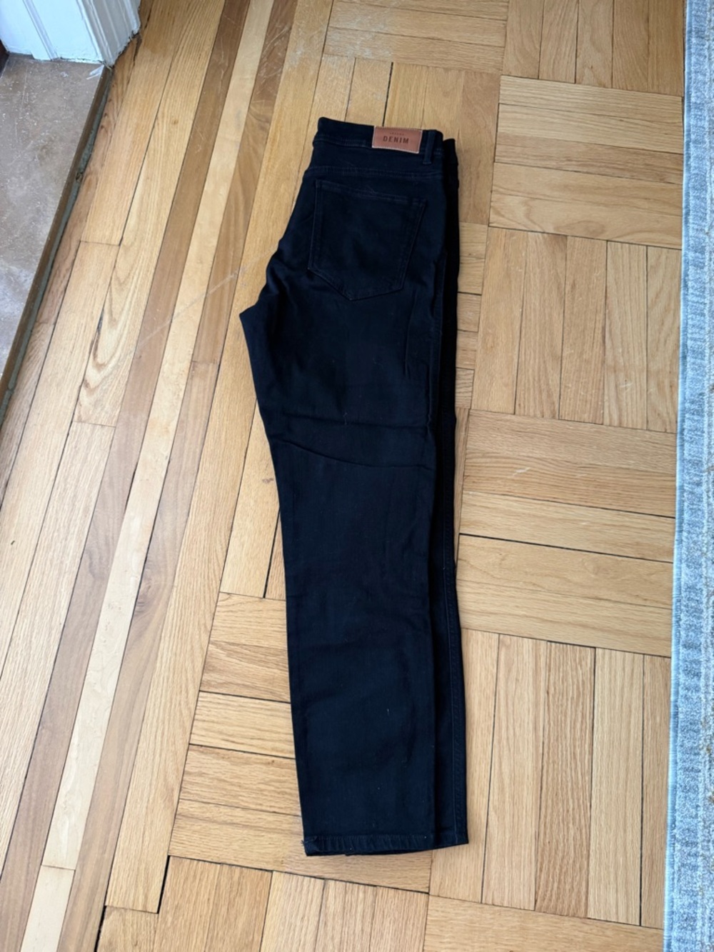 Sezane Slim Parfait Women’s Jeans in Black - Size 8 aka 40